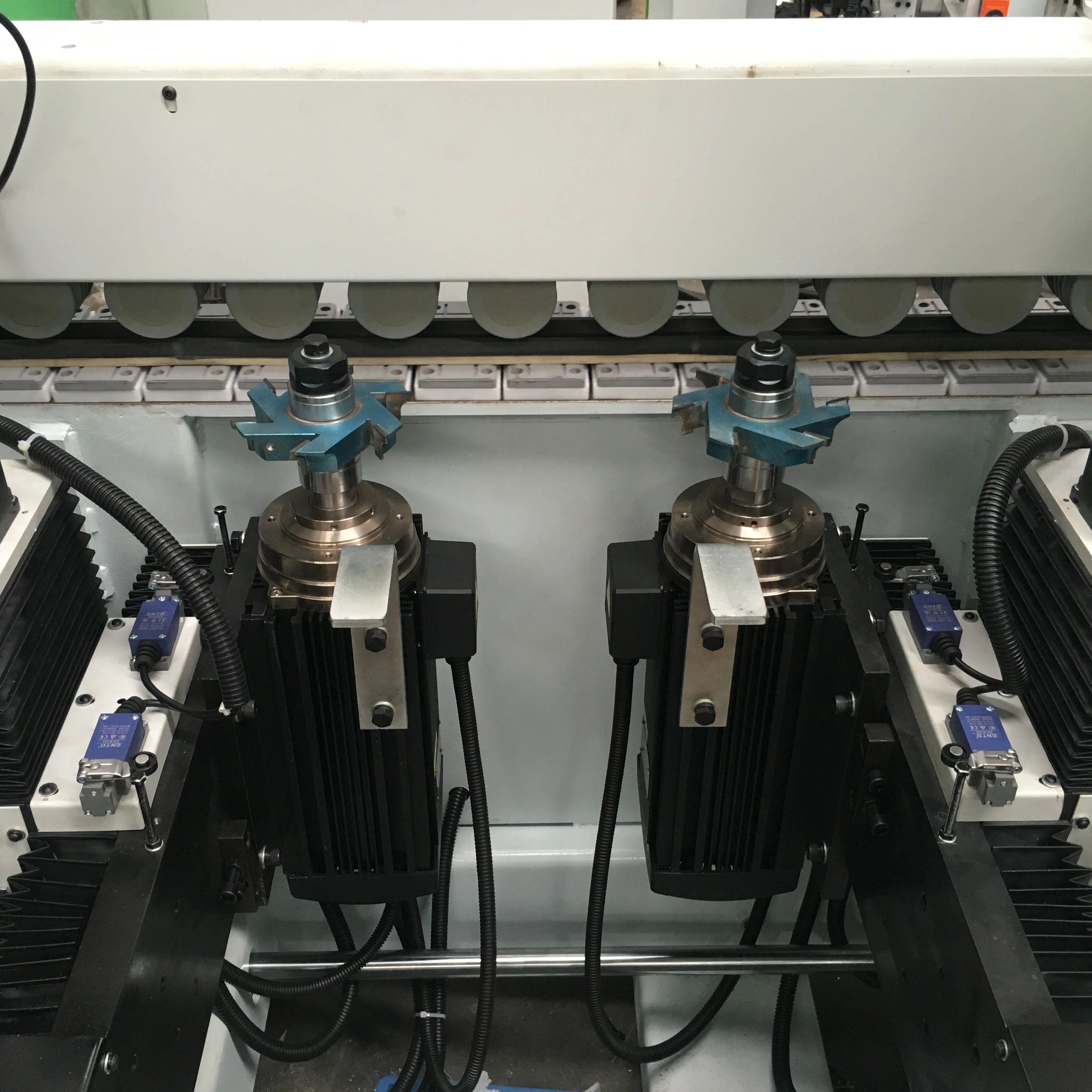 HOT sale edge sander industrial safety belt with reflective tape sanding belts for wide belt sander