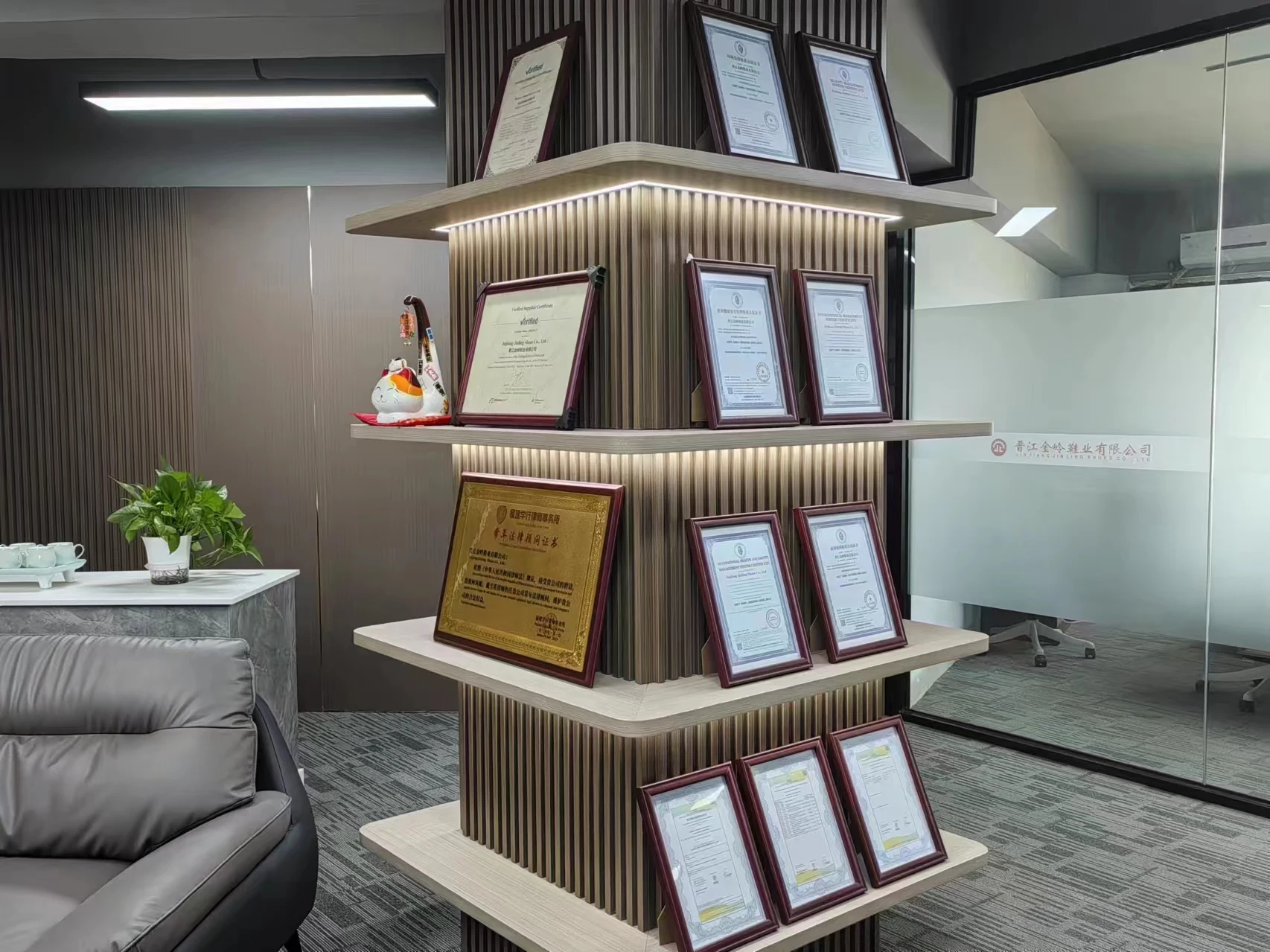 Factory Wholesale High Quality Sport Sole Outdoor Climbing Lightweight Sole Wear-Resistant Material Safety Shoe Outsole