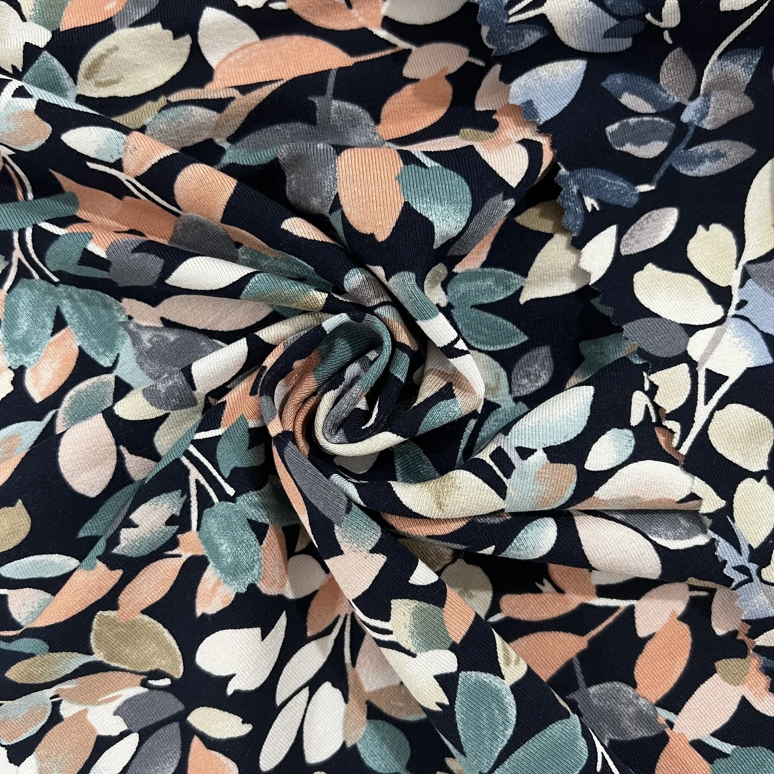 Colorful Comfortable Woven Light Flower Design Printed 100% Rayon Fabric Factory For Women Dress Cheap Price