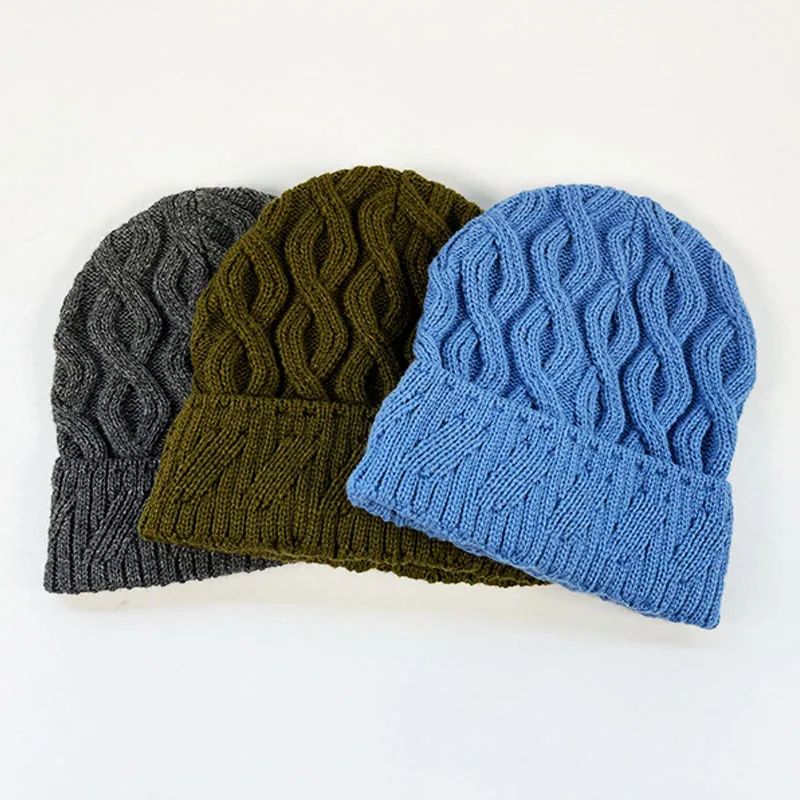 Зимняя вязаная шапка с подкладкой