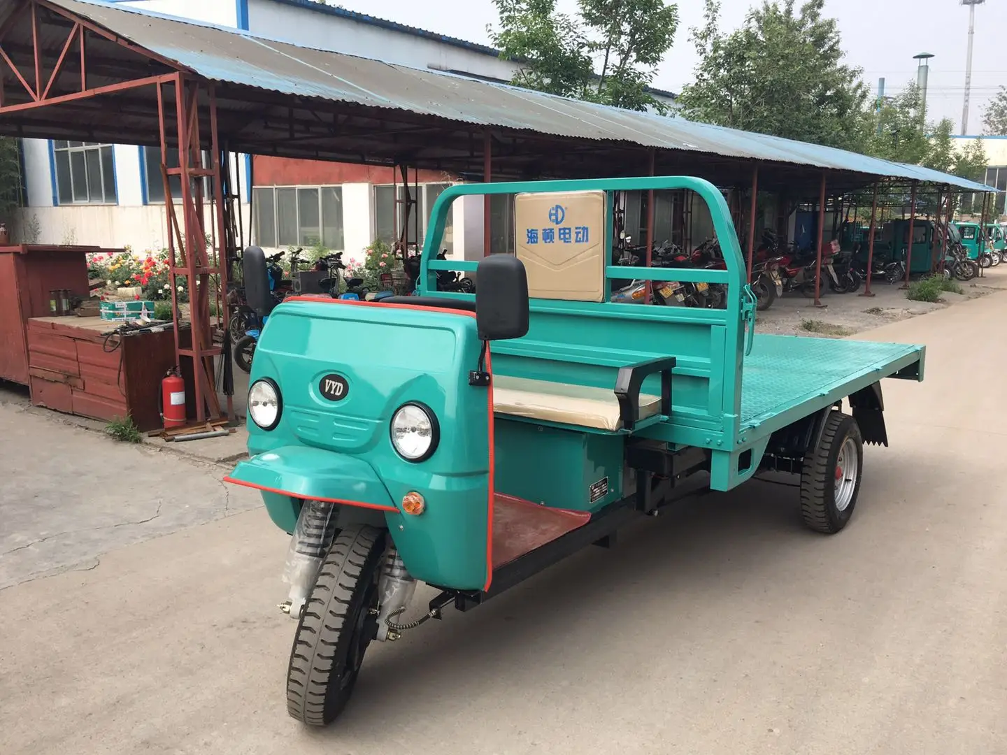 HONGDI Brand Heavy Duty Large Cargo Box 2 Ton Load Capacity 3 Wheel Freight Cargo Tricycle For Agriculture