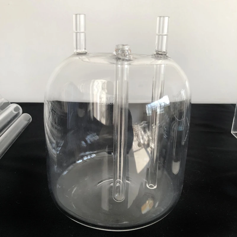 High purity high temperature resistant transparent quartz glass bottle