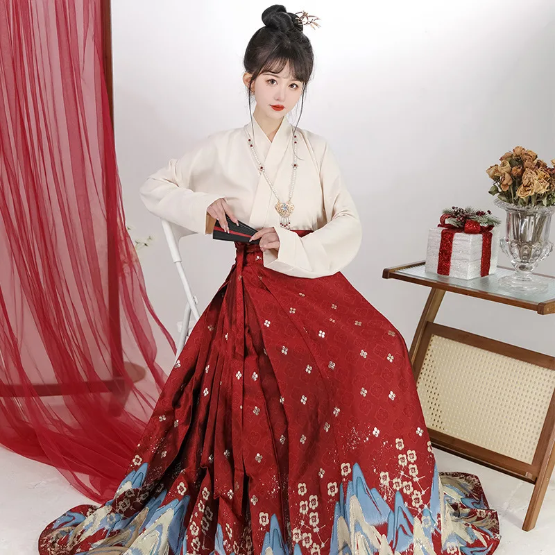 Traditional Design Hanfu Chinese Embroidery Beautiful Landscape Patterns Hanfu Comfortable Daily Hanfu Women Chinese Traditional