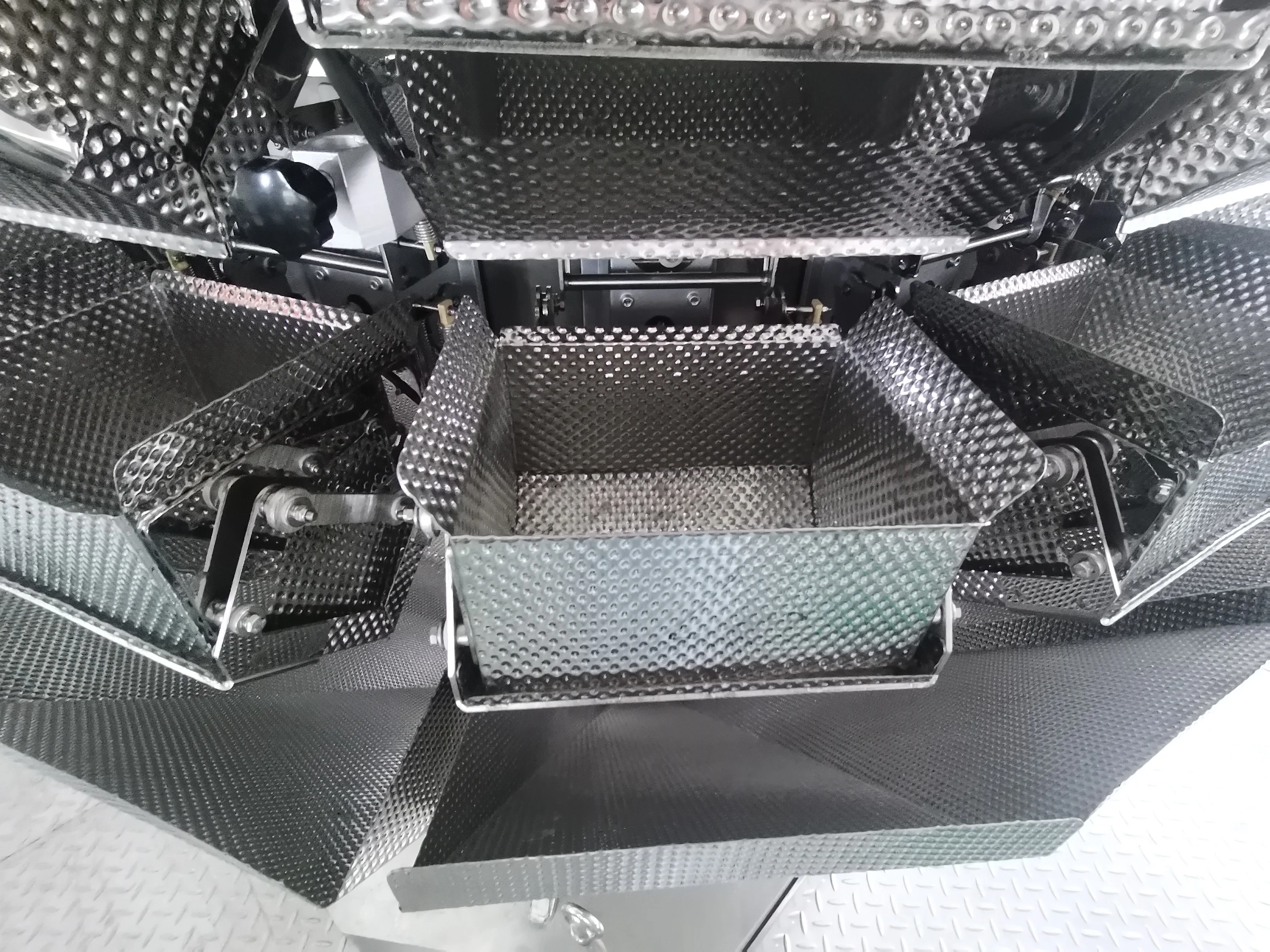 Автоматическая упаковочная машина для взвешивания куриных крыльев 20-2000 г