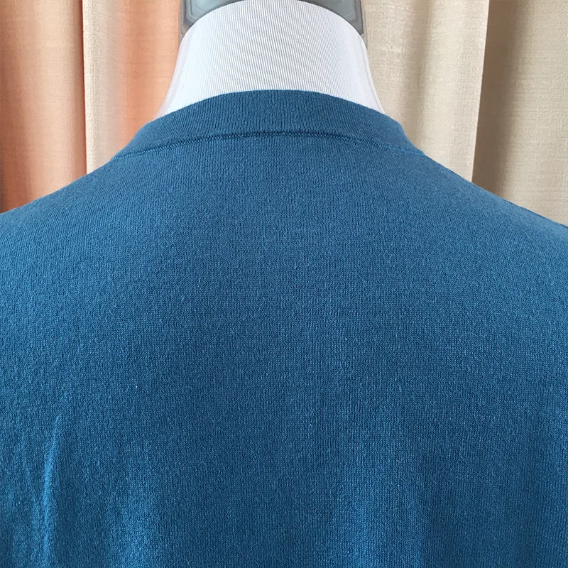 Chinese OEM  wholesale cotton knitting mock neck middle collar button T shirt Henley Tee.