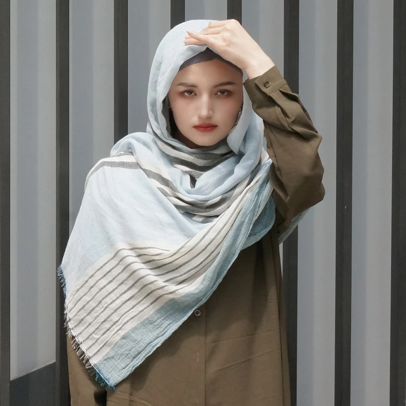 2024 Hot selling customized muslim colored stripes voile head scarves viscose hijab musulman veils cotton shaded shawl for women