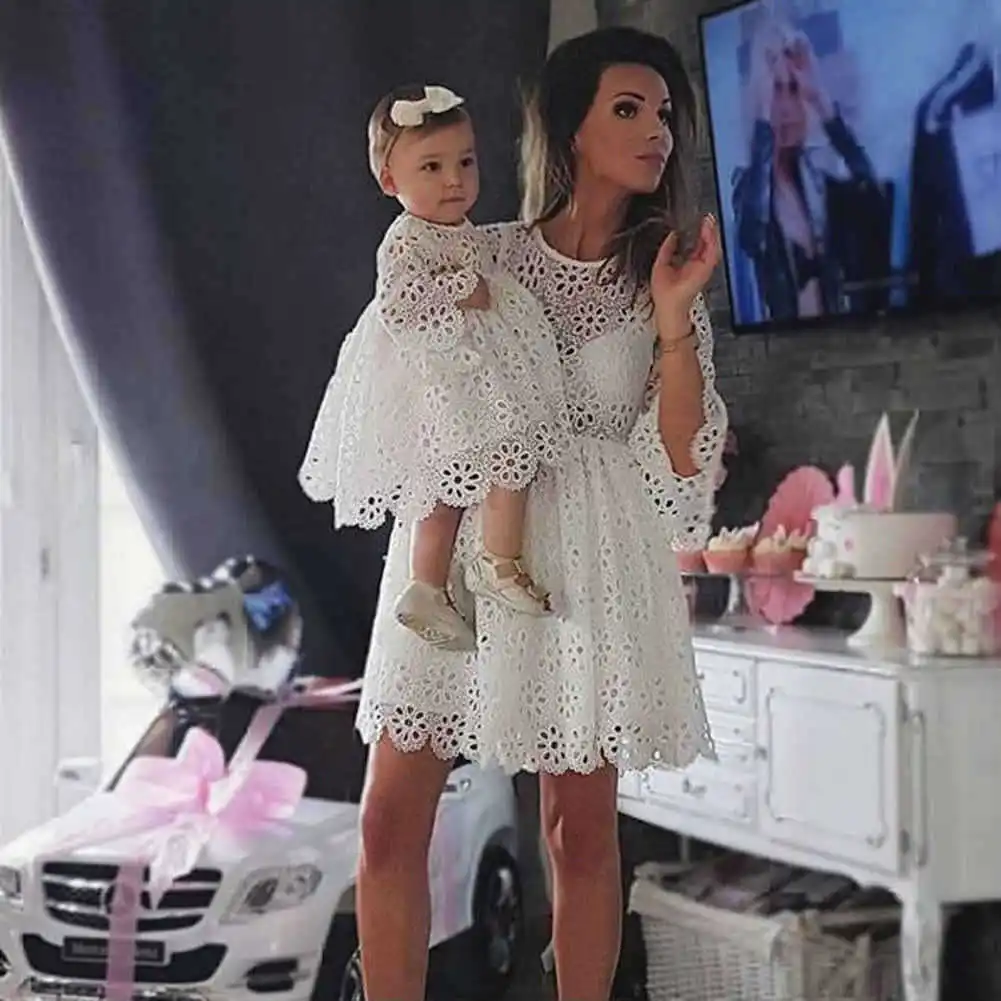 2021 Hot Sale Summer Lace Sweet Mommy And Me Matching Solid Color O-neck Party Dresses For Mom And Daughter