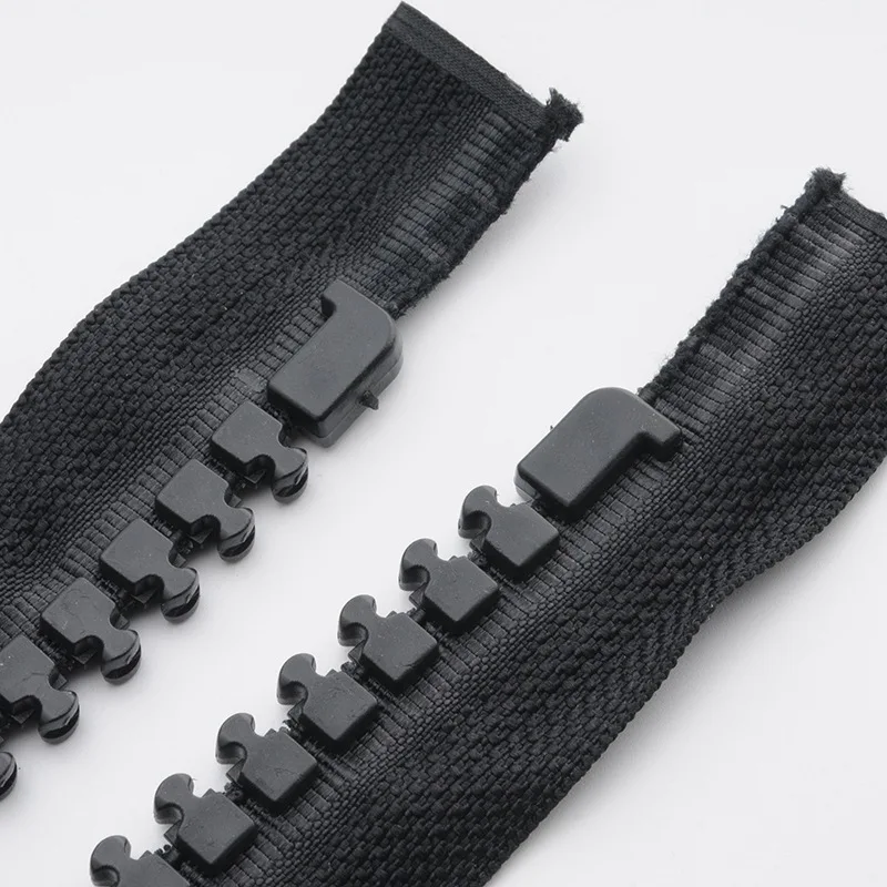 
30# giant teeth plastic zipper - open end big zipper for jackets or bag -Zipper slider manufacture 