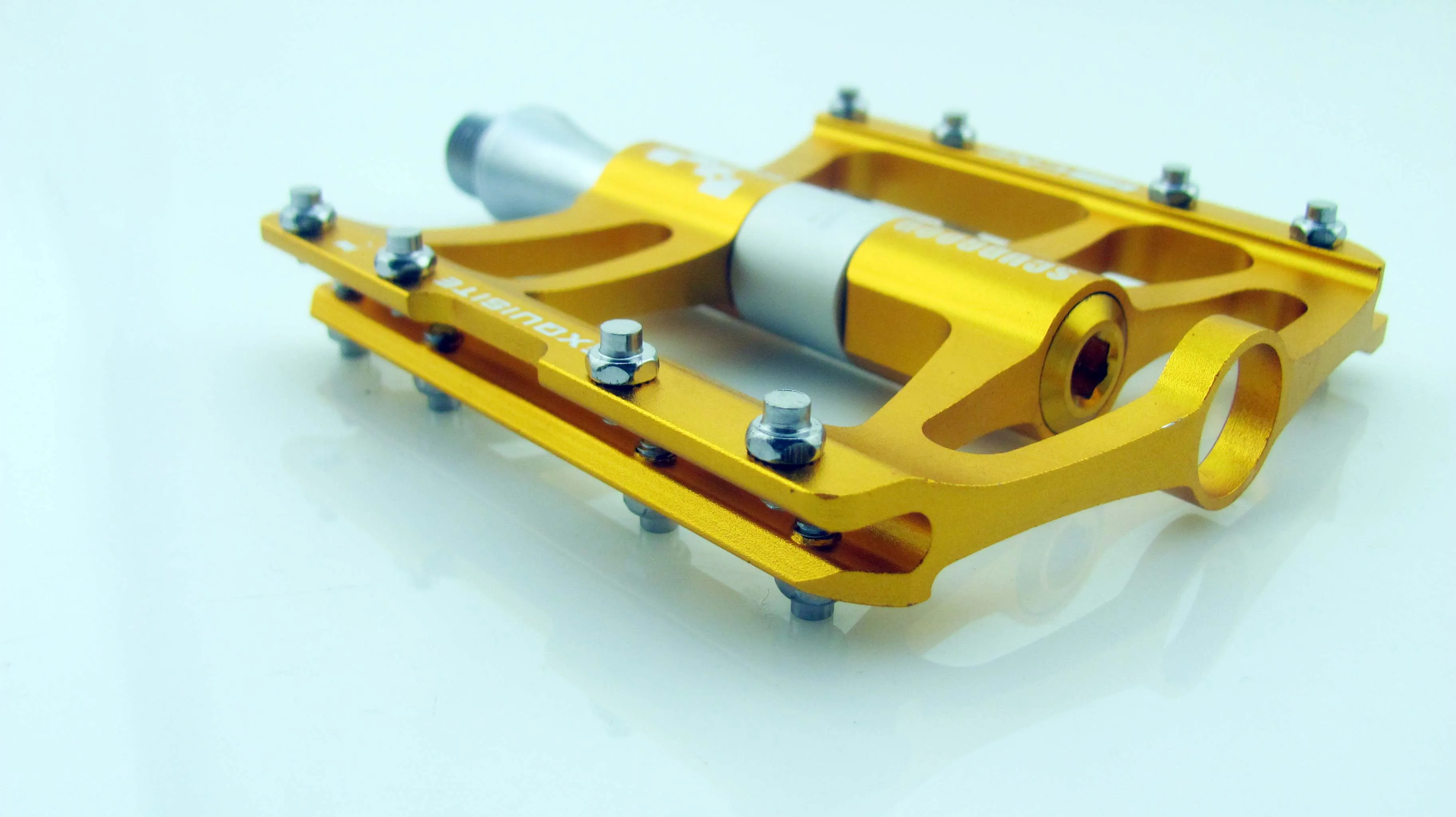 CNC widened platform bike pedals with 3 bearings for road bike MTB bike