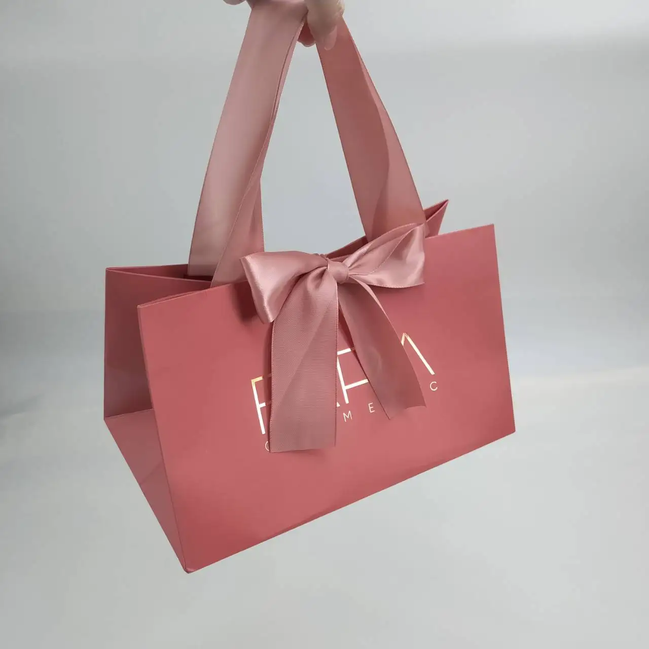 custom print rose logo brand gold luxury paper shopping packaging gift bag for clothing foil stamping with own logo