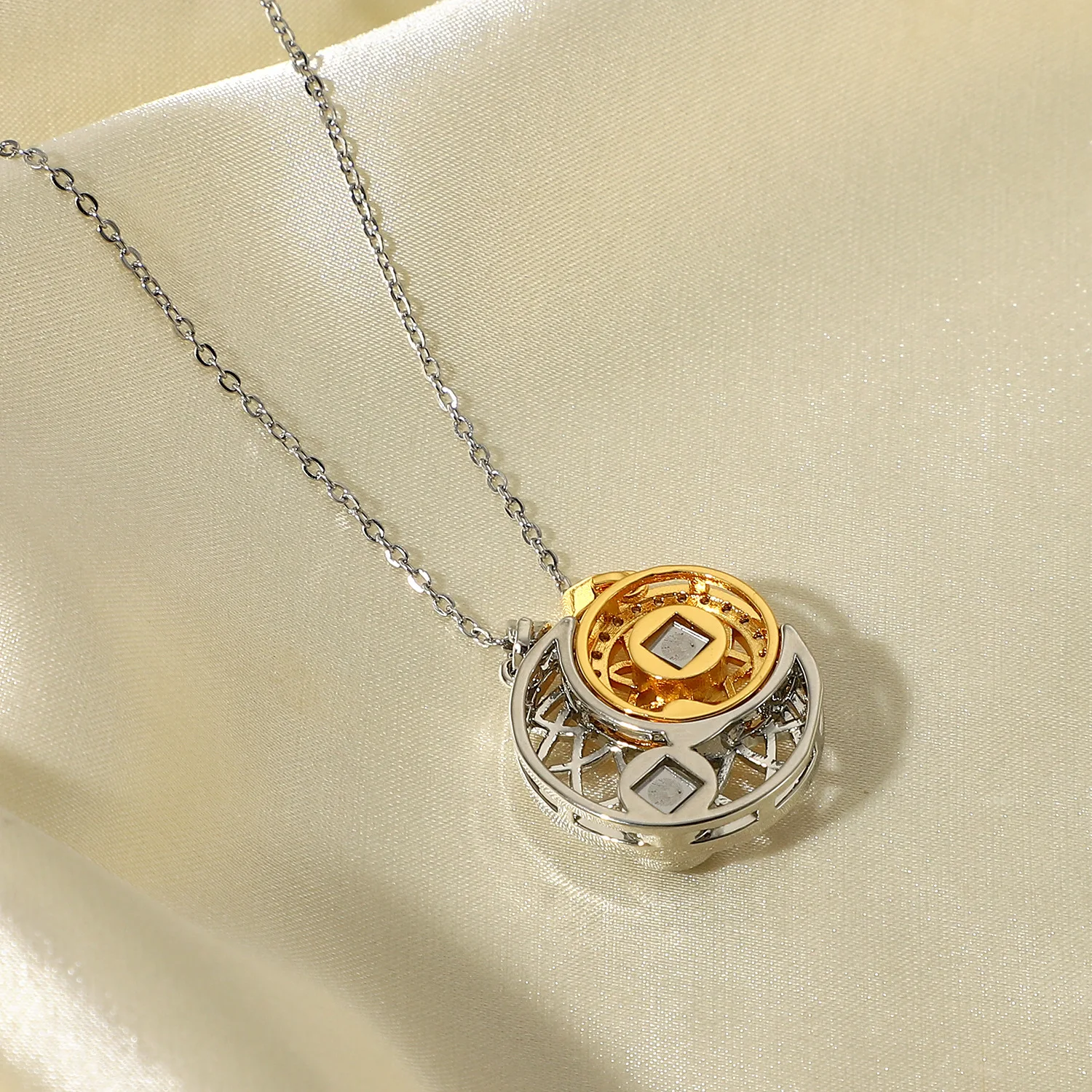 Valentine Gift 100 Languages I Love You Sun and  Moon Necklaces Stainless Steel Gold Chain Couple Pendant Necklaces