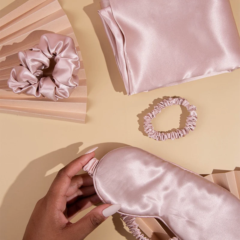 Wholesale 3D eye mask silk pillow case silk scrunchie 16 19 22momme 100% pure mulberry silk eye mask gift set