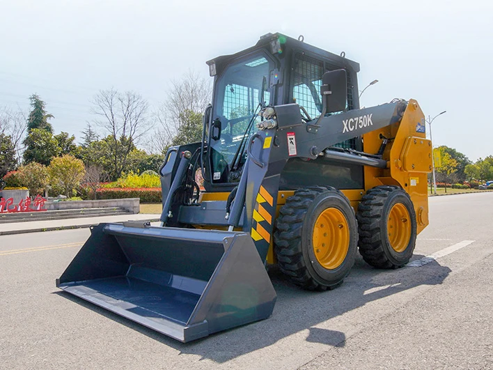 XC750K Skid Steer Loader With Hammer Breaker