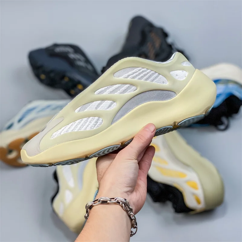 Original High Quality Men Popular Classic Luminous Daddy Shoes Couple Fashion Reflective Sneakers Original 700 V3