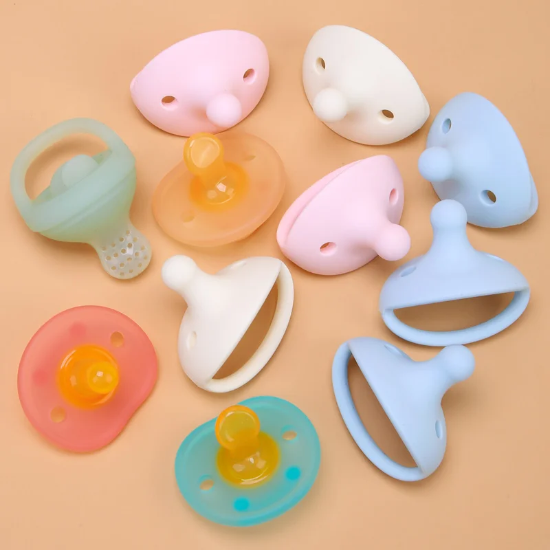 Wholesale Wooden Kids Beads Teething Pacifier Clip Case Holder Silicone Baby Chain Pacifier Clip