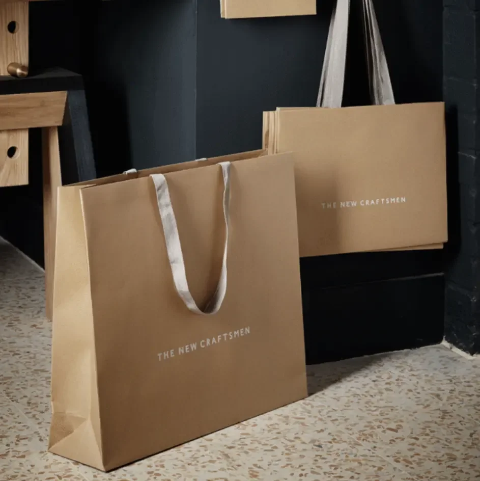 Wholesale Customized Paper Bag for Shopping Luxury White Paper Promotion Luxury Shopping Paper Bag With Custom Logo