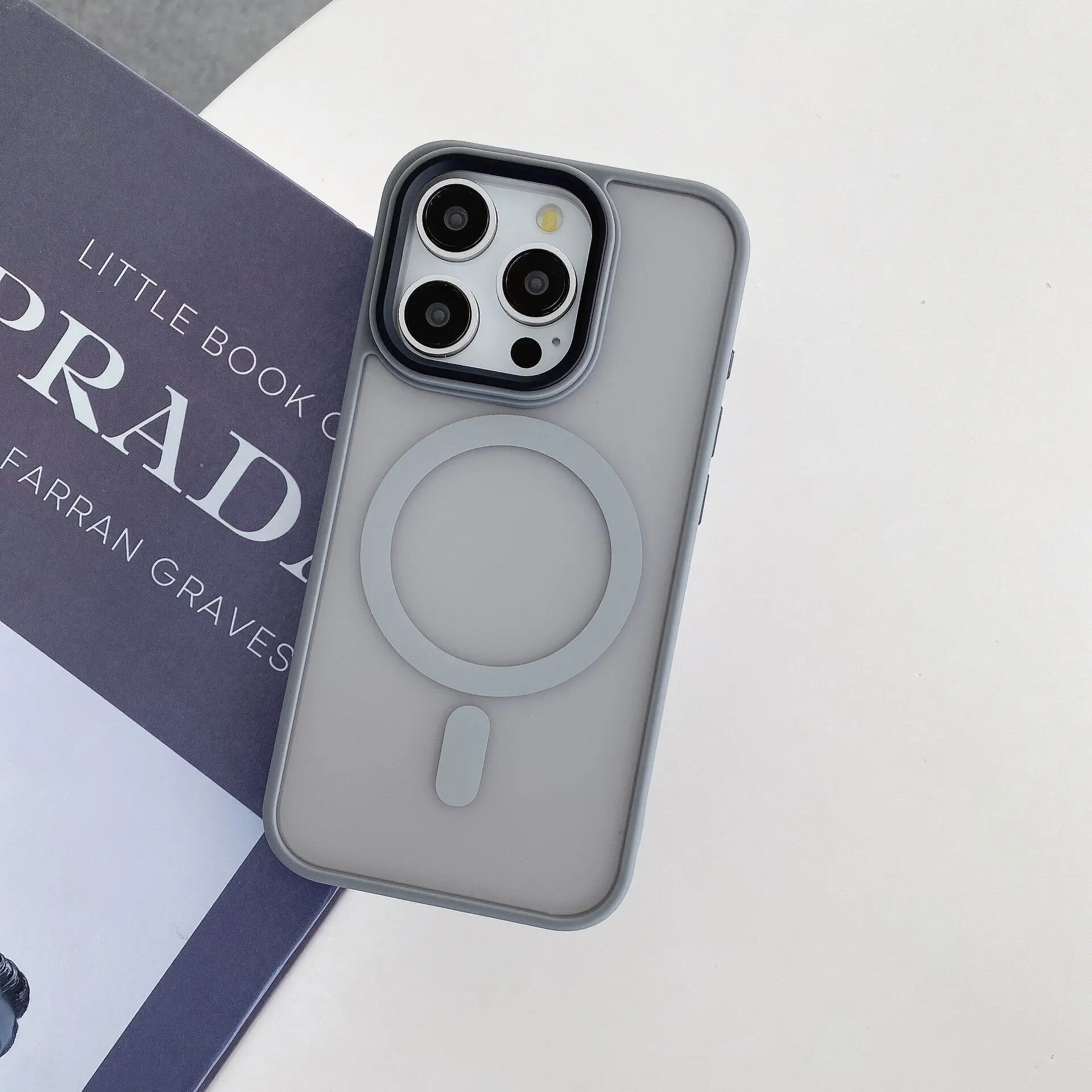 Premium Magnetic Mobile Phone Covers Guangzhou Wholesale Phone Covers Luxury Mobile Covers For iPhone 16 15 14 13 12 11 Series