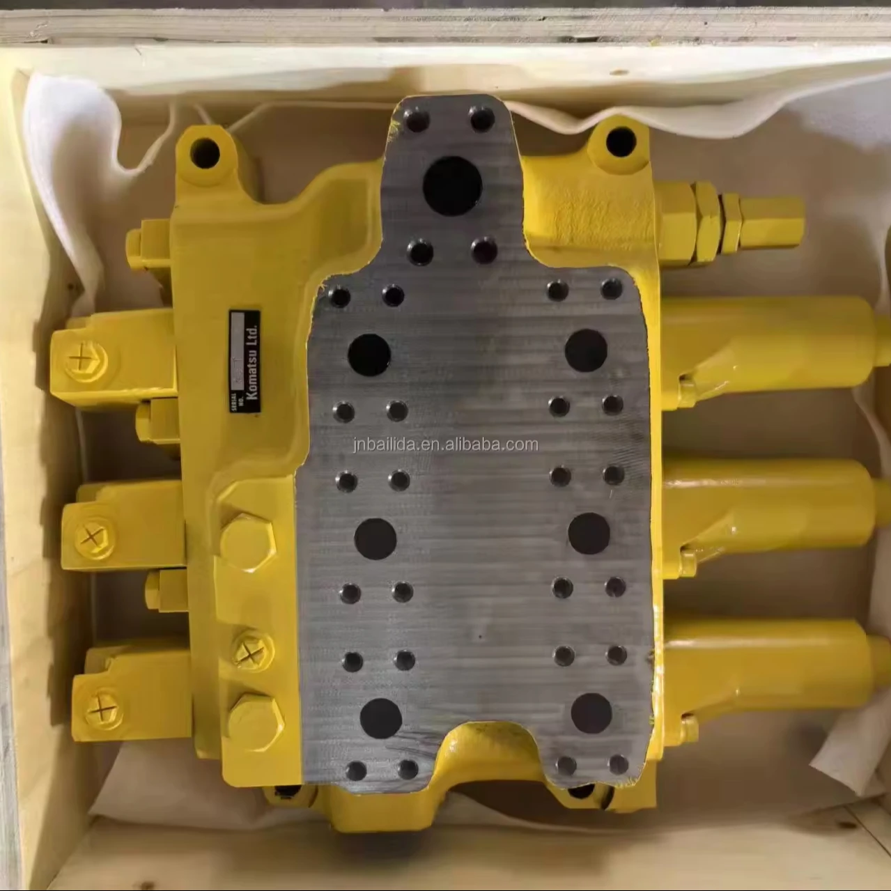 Koma-tsu spare parts bulldozer D375A-5 D375A-3 control valve PPC valve 709-63-11501