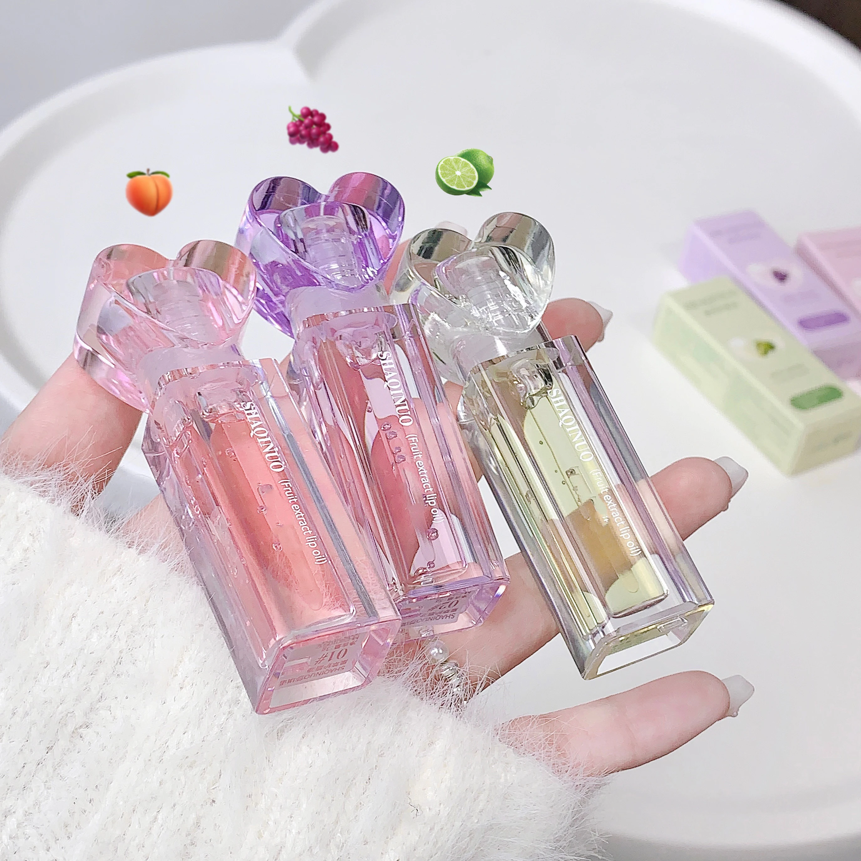 Fruit Flavored  Chemical-Based Moisturizing Lip Gloss in Box Packaging Dilutes Lip Lines and Enhances Makeup Lip Oil