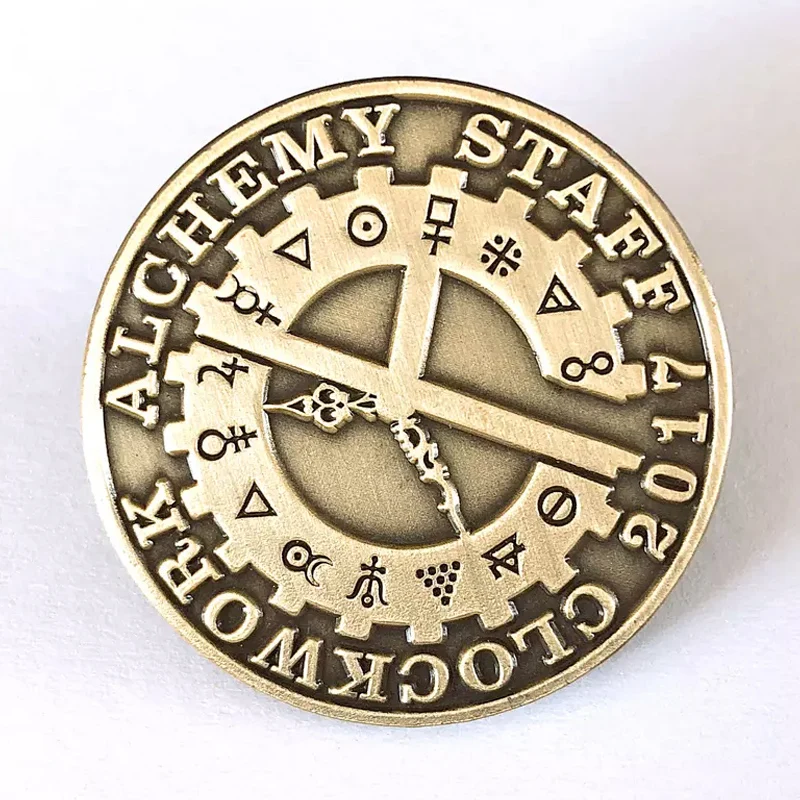 Factory custom style pure metal jewelry metal pin badge Compass Star antique gold pin