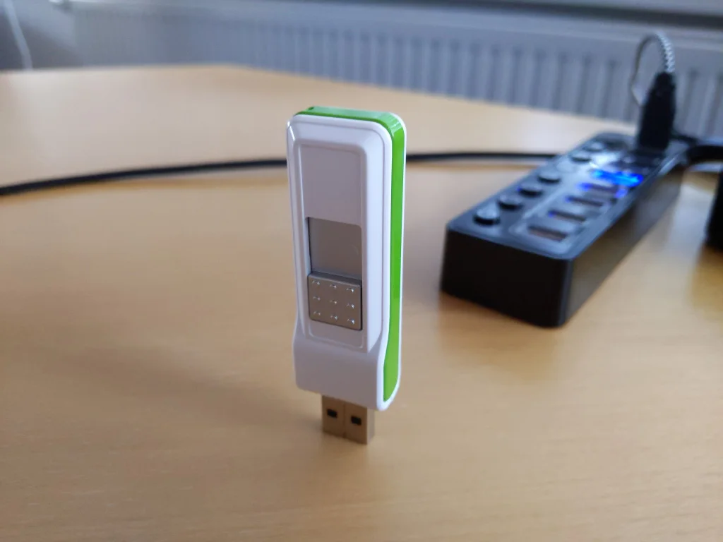 
Sales Promotion!High speed custom logo usb 2.0 driver led light usb flash drive made in China usb factory 