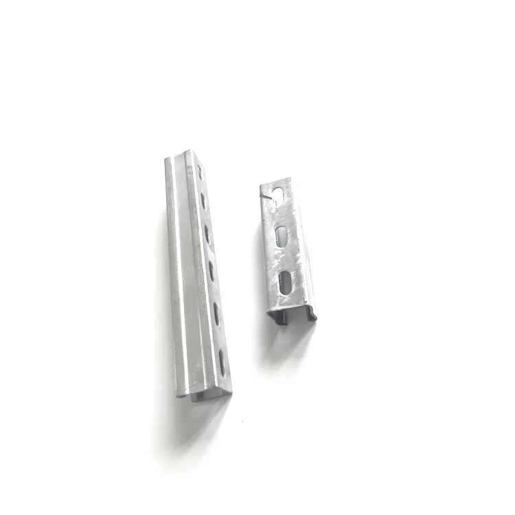 Горячий окунутый гальванизированный стальной c-канальный солнечный кронштейн с отверстиями