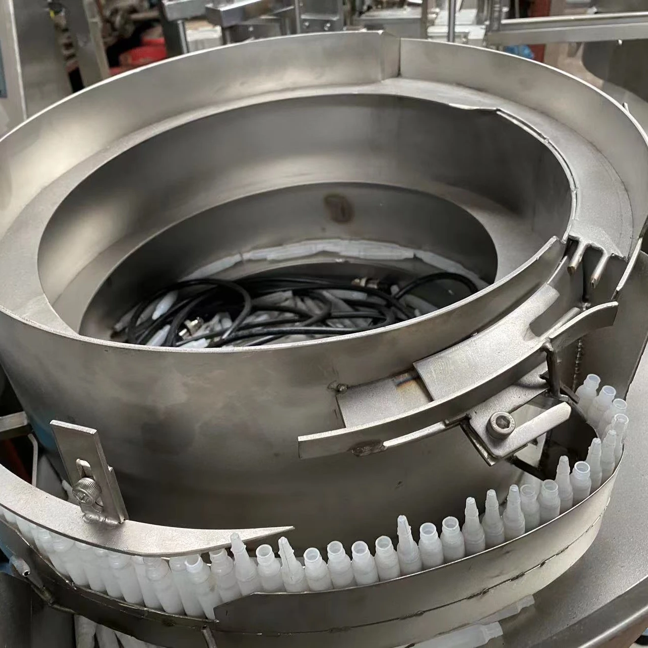 Cyanoacrylate adhesive 502 super glue liquid filling and capping machine for plastic bottle