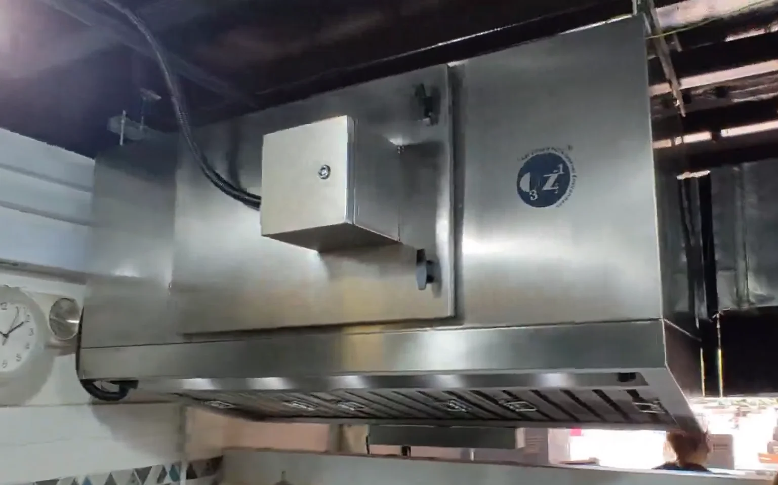 kitchen smoke and gas disposal machinery Commercial Hybrid Exhaust Range hood