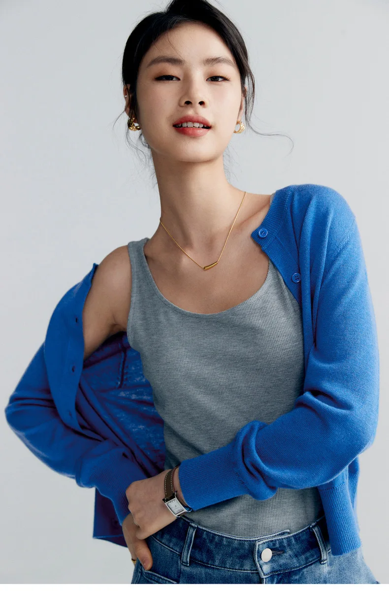 Women Crew Neck Long Sleeves Cardigan W/button At Front Made Of Extra Fine Merino Wool Knitted Sweater