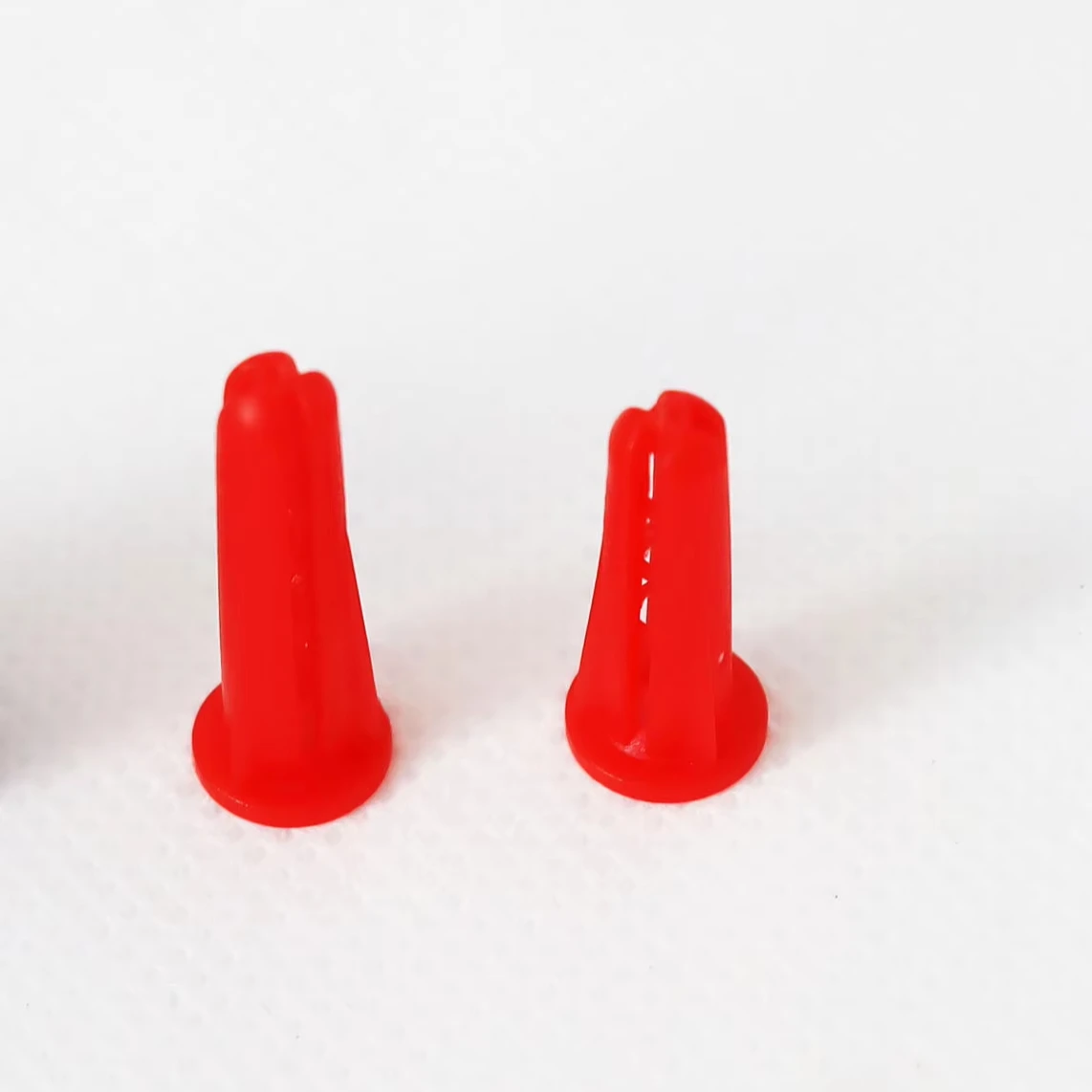 China Supplier Conical Wall Plug Manufacturer Standard Plastic Conical Expansion Wall Plug