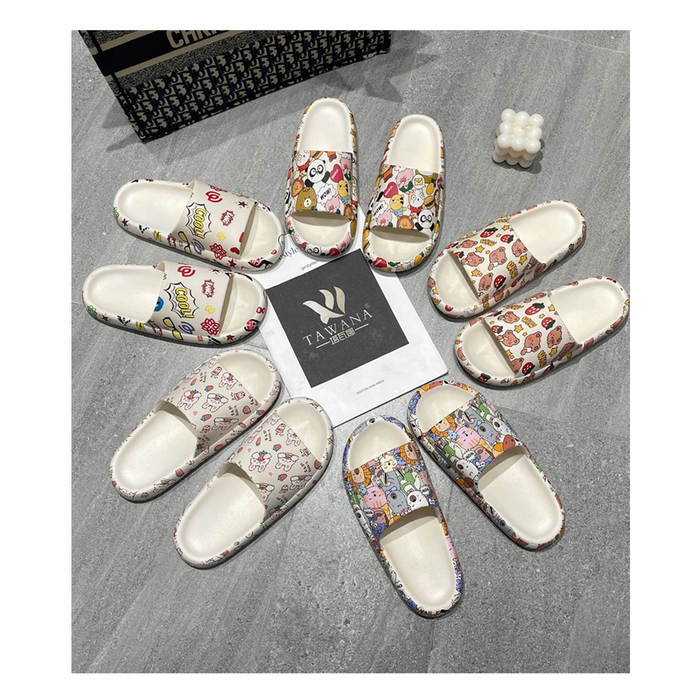
2021 Unisex new hot sell slippers slides for Women cartoon animals bear rabbit Open Toe indoor beach Sandals slippers 