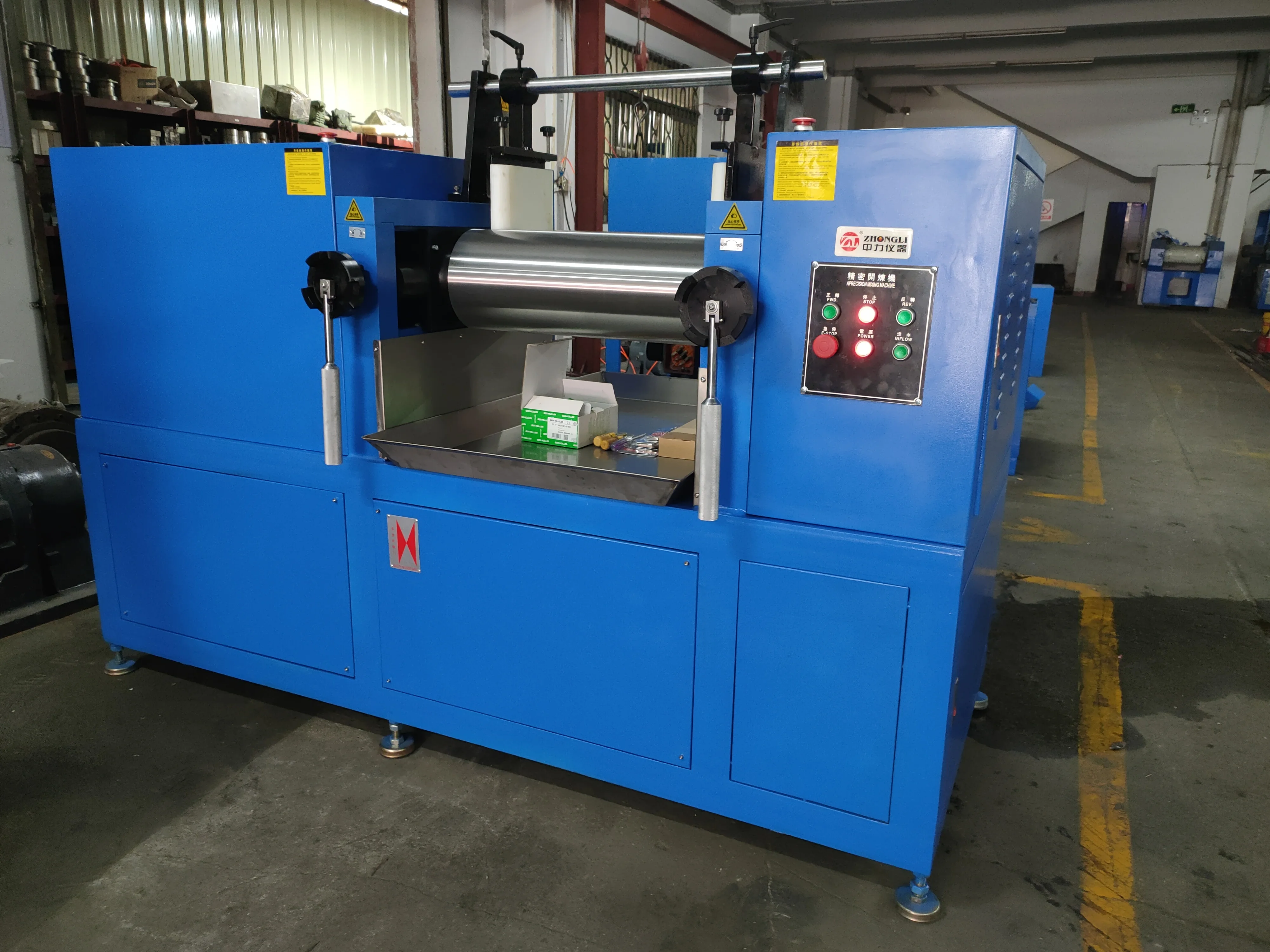 Professional Manufacture Lab Rubber Open Mixing Two Roll Mill for Silicone Granule