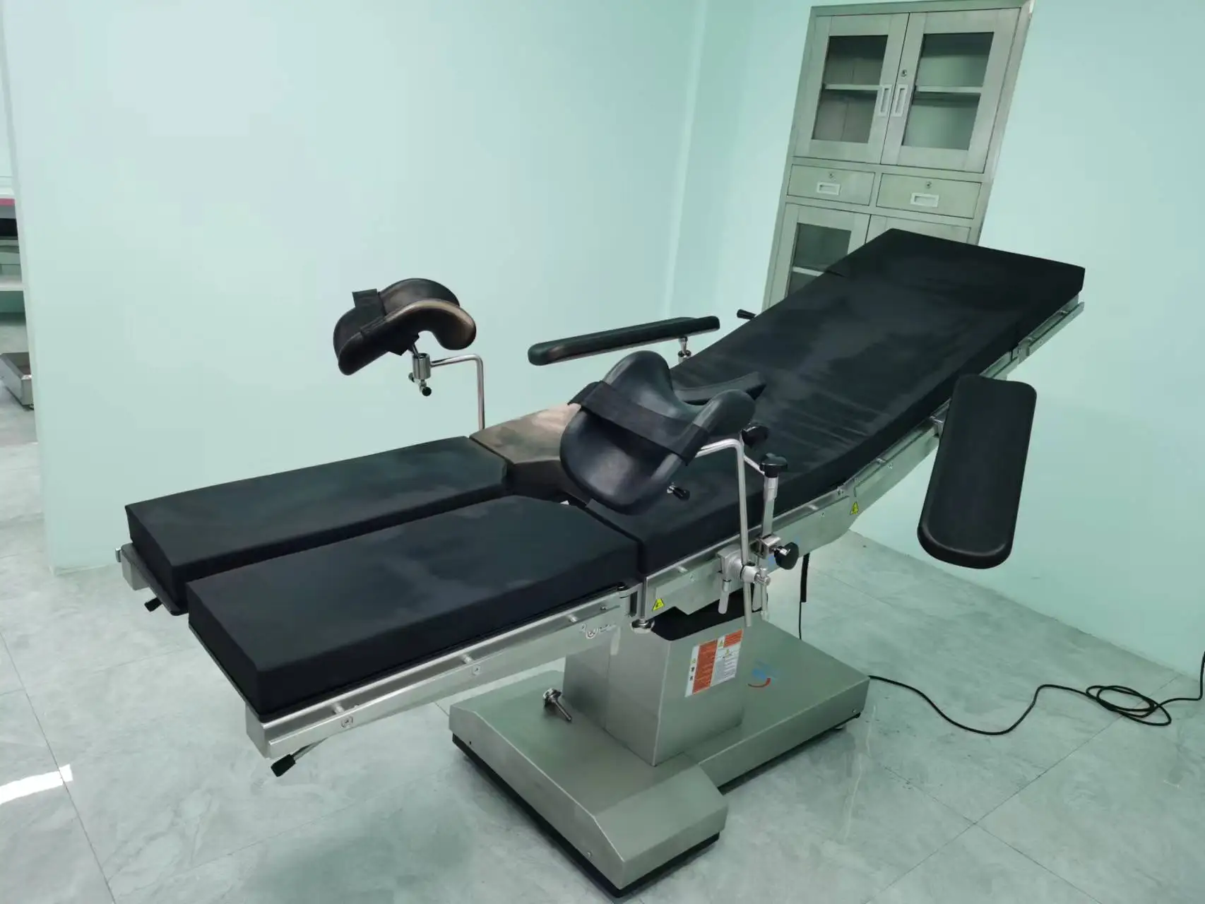 Chenwei Medical Electric surgical operating bed Orthopedic Operation Table Surgical Operating Bed for Hospital