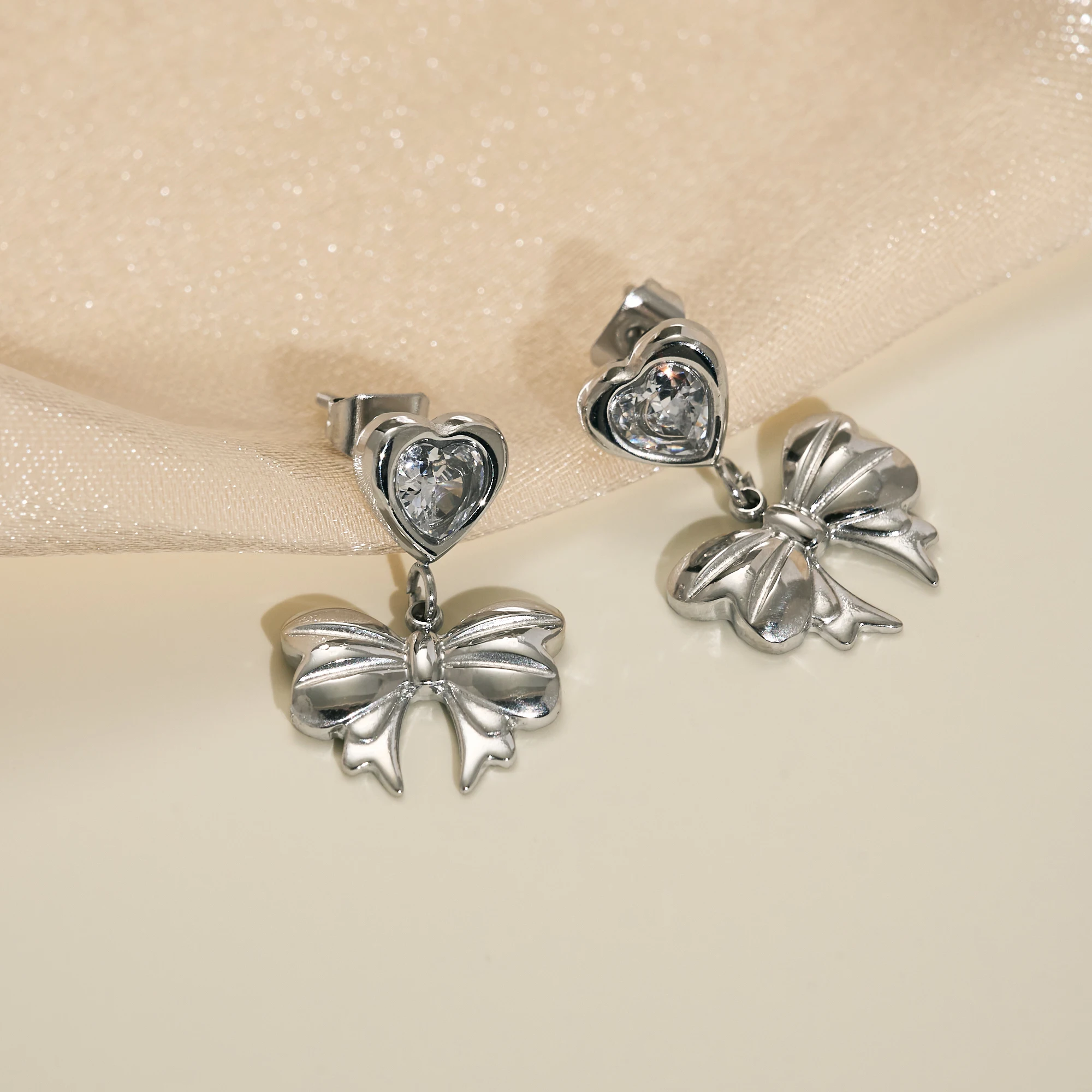 Dazan New HOT 18k Gold Plated Hypoallergenic Stainless Steel Cute Korean Love Heart Bow Clear Zircon Pendant Young Earrings