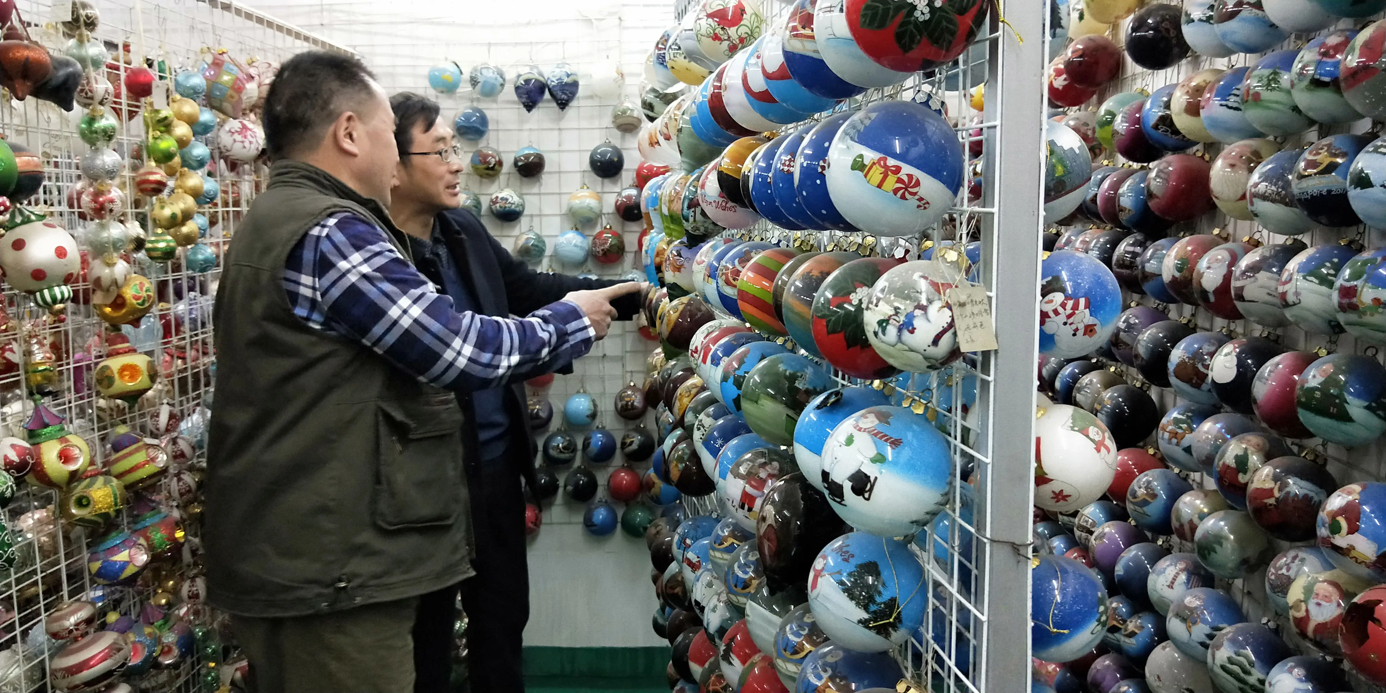 
Professional custom inner painting clear crystal balls for crafts 