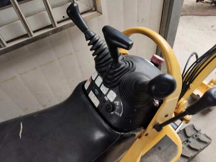  Экскаватор Komatsu PC01 380 кг хорошее