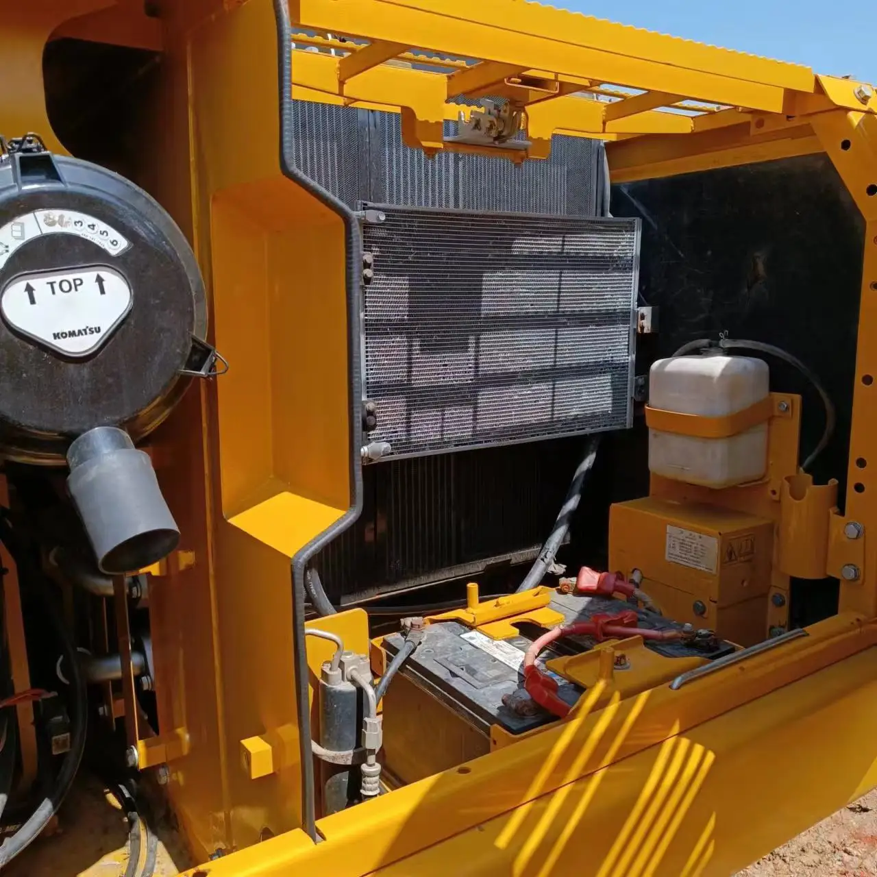 Подержанная экскаваторная машина Komatsu PC160 б/у экскаватор 16 тонн для продажи ПК 160 160-7 PC160-7
