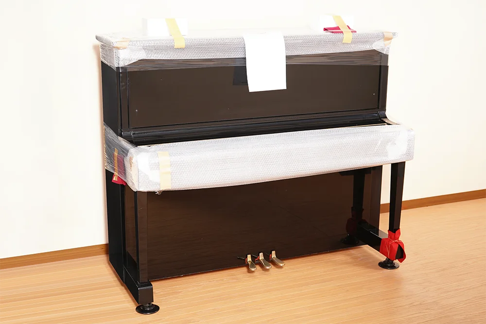 Yamaha c108 upright piano is 95% new and clean, with maintenance, original made in Japan USD880 excluding handling costs, seco