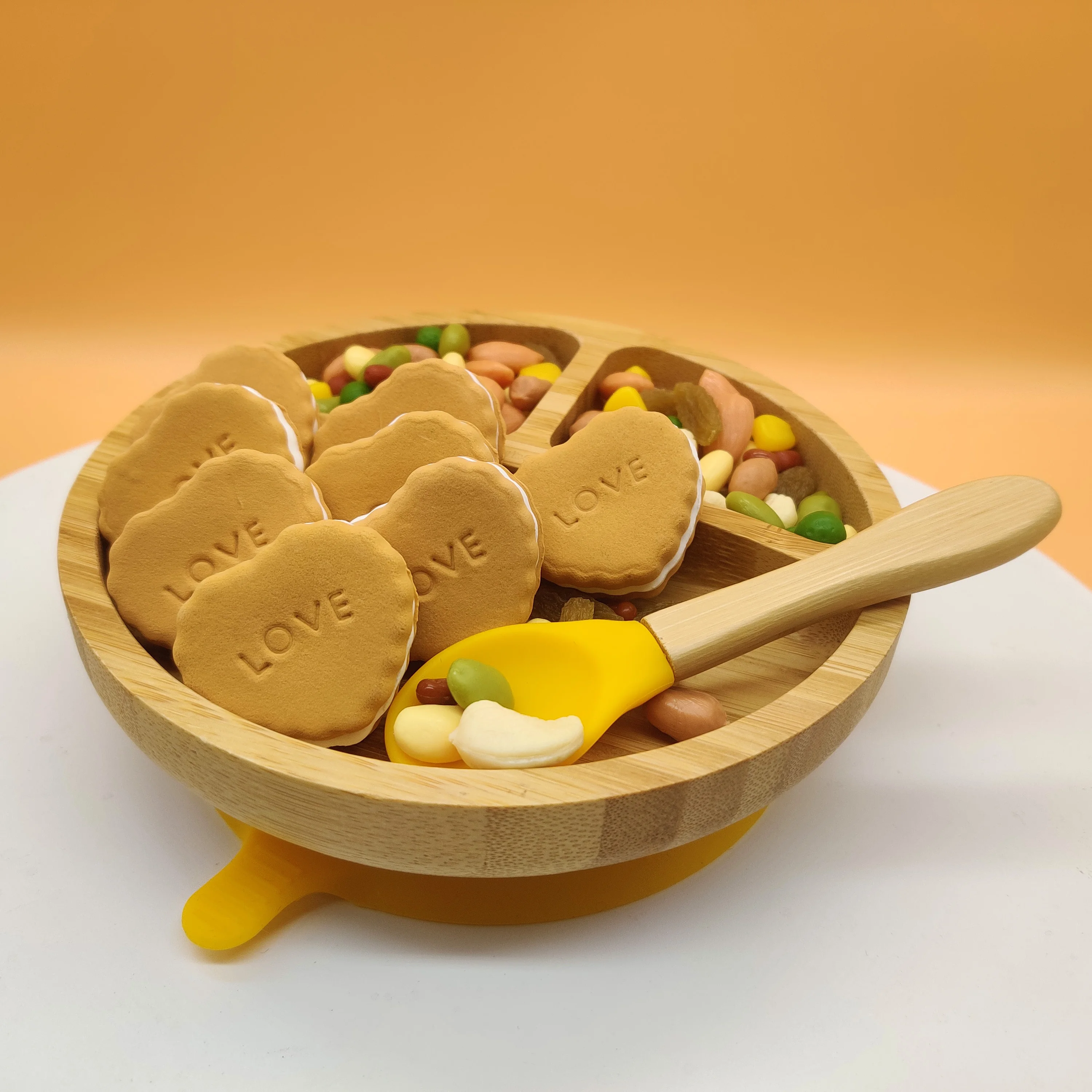 The silicone sucker design | Does not contain BPA | Round Bamboo baby plate