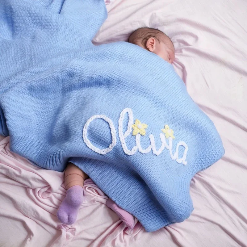 Factory low order quantity personalized hand-embroidered knitted baby blanket and monogrammed baby gift