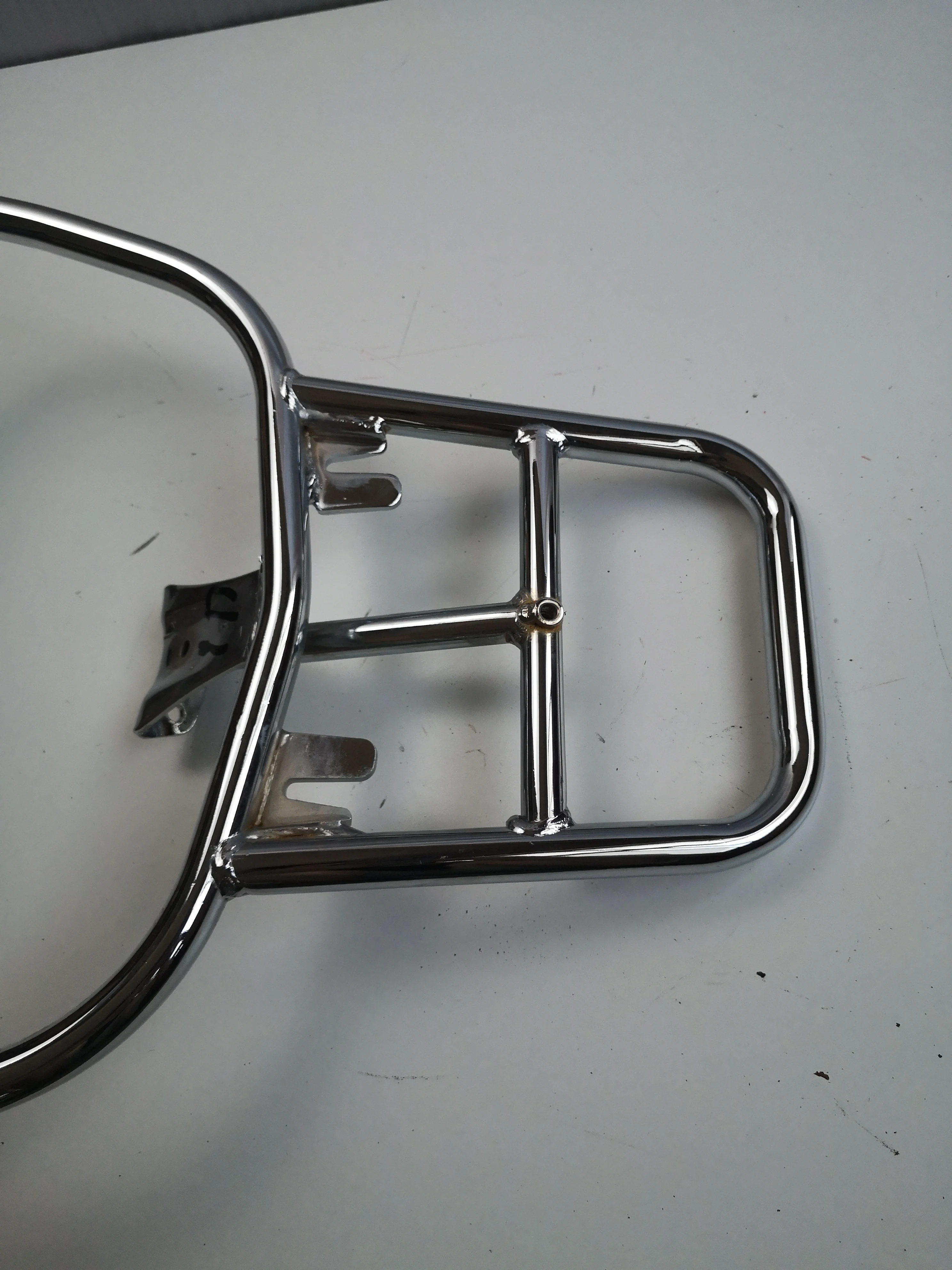 91439 Low Price Universal Chrome Motorcycle Luggage Pannier Rear Luggage Rack Carrier For Vespa