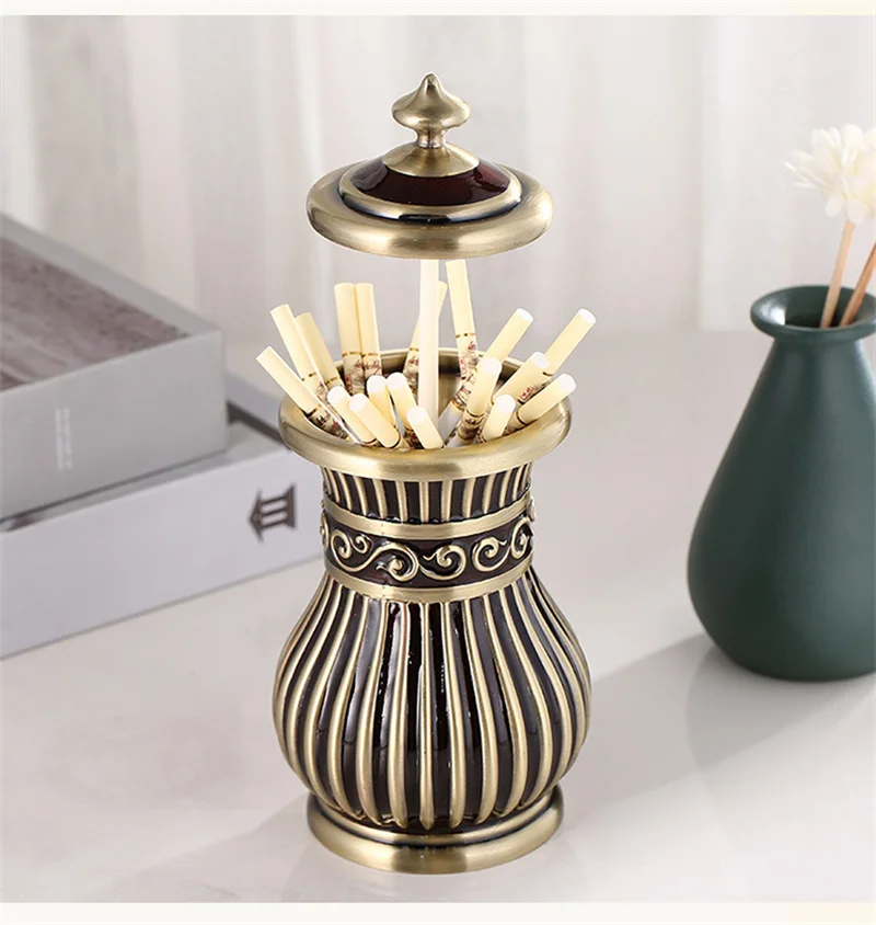 Metal European Creative Antique Enamel Printing Tabletop Decoration Cigarette Case Smoking Set
