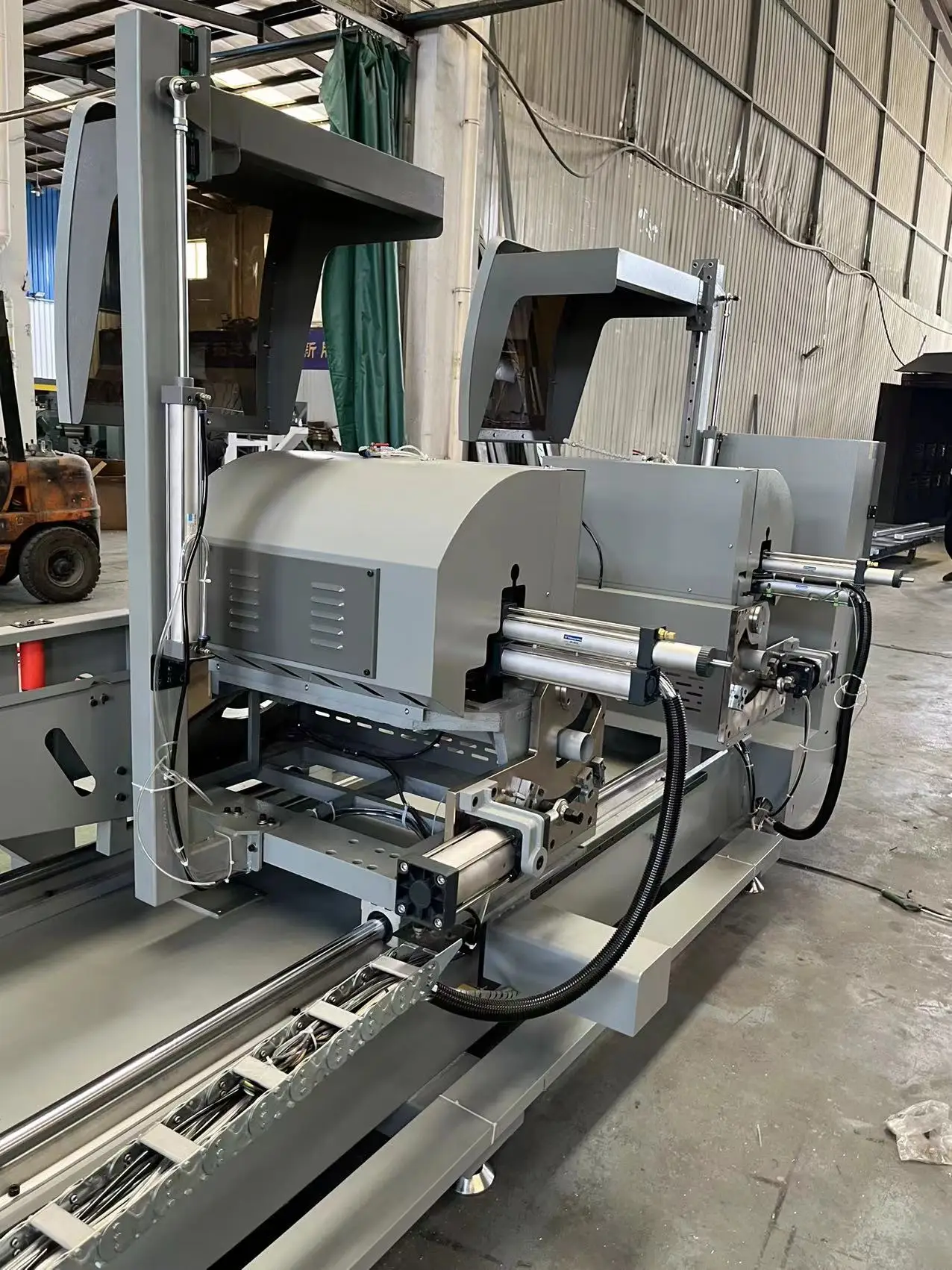 Double-Headed CNC Aluminium Windows Doors Cutting Machine New Model Mitre Saw PVC UPVC Manufacturing Plant Motor PLC Engine Used