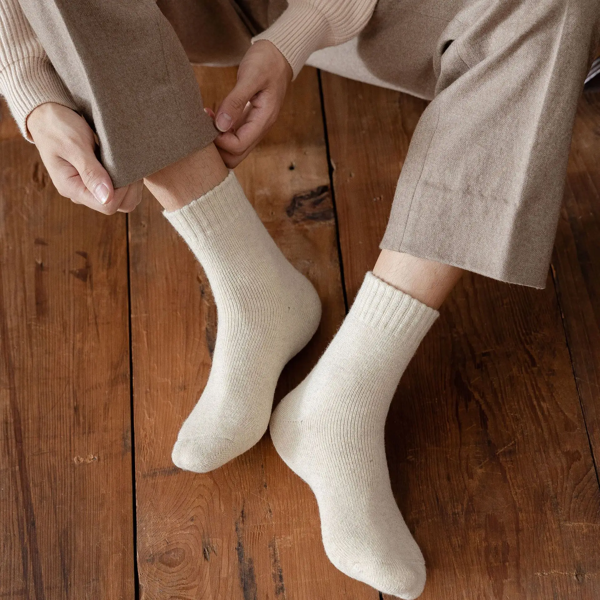 YUELI custom hiking logo crew camel wool men socks winter warm socks