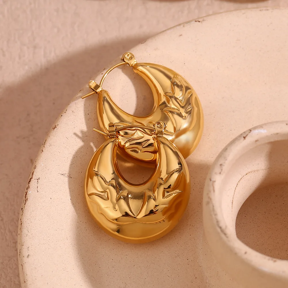 Vintage Stainless Steel Unusual Gold Plated Statement Jewelry Engraved Leaf Hollow Round Hoop Earrings For Women