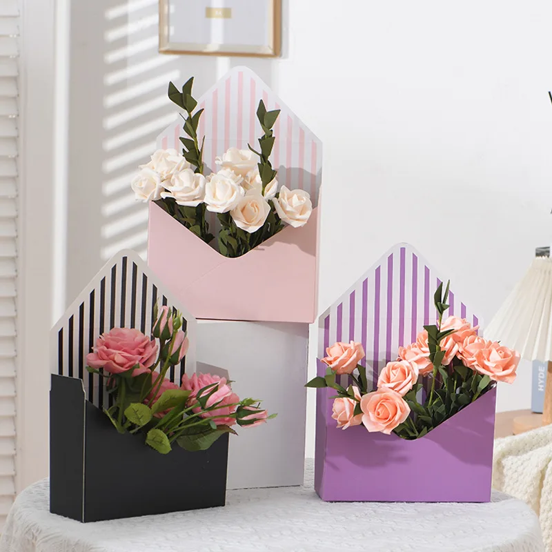 Wholesale Flower Box Folding Hand Holding Cardboard Envelope Shape Flower Packaging Box for Flower Arrangement