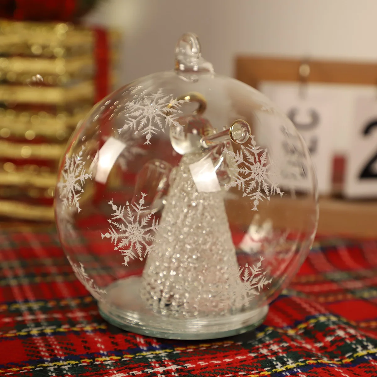 Hot selling decoration clear glass dome with Led lights Christmas LED round dome flower display with wood base