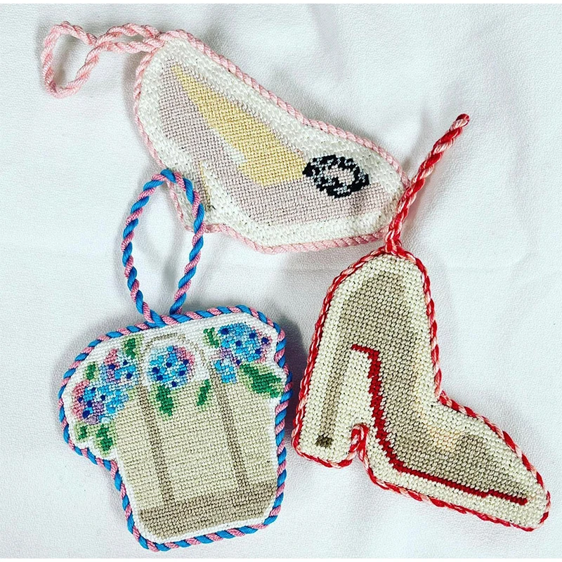 Customized Animal Elephant Dog Wine Bottle Shaped Knitted Velvet Embroidered Small Hanger Christmas Tree Hanger