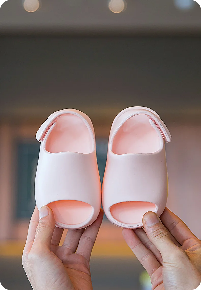 Новое поступление 2021 детские домашние тапочки розовые красочные сланцы Yeezy сандалии