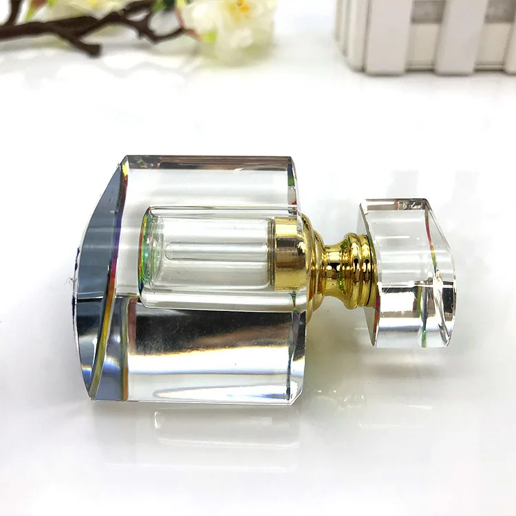 Wholesale Personalized 6ml Empty Crystal Decorative Luxury Crystal Fragrance Oil Perfume Attar Bottle